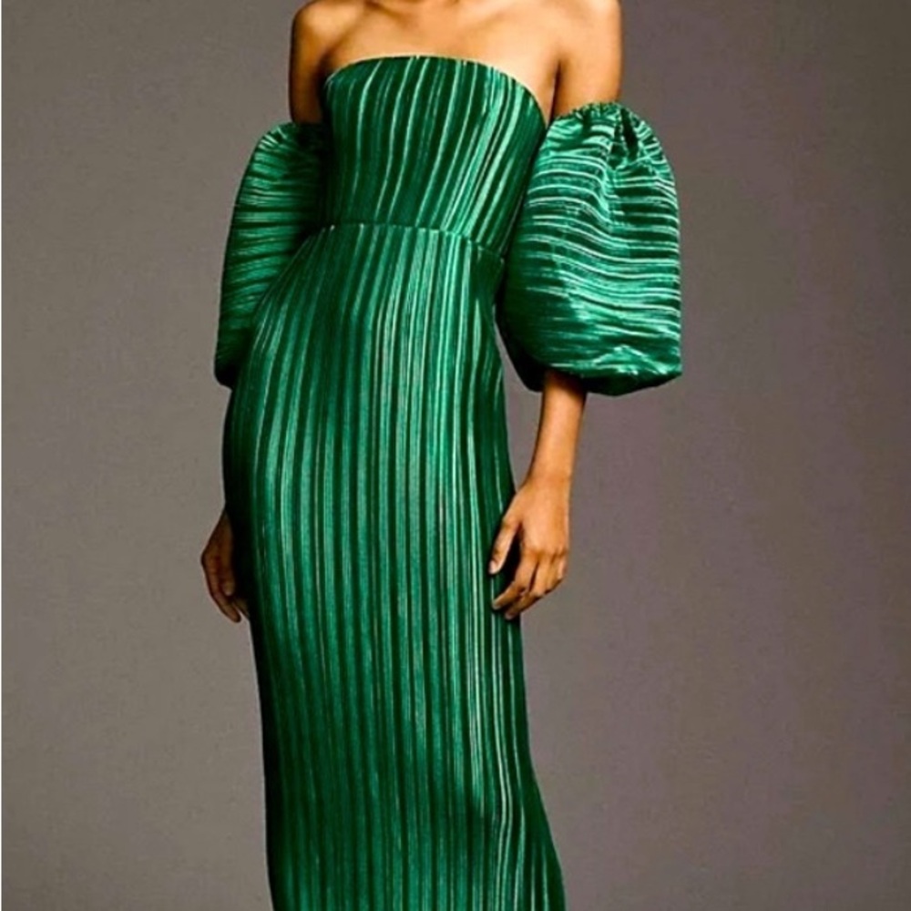 Elegant Green Off-Shoulder Dress